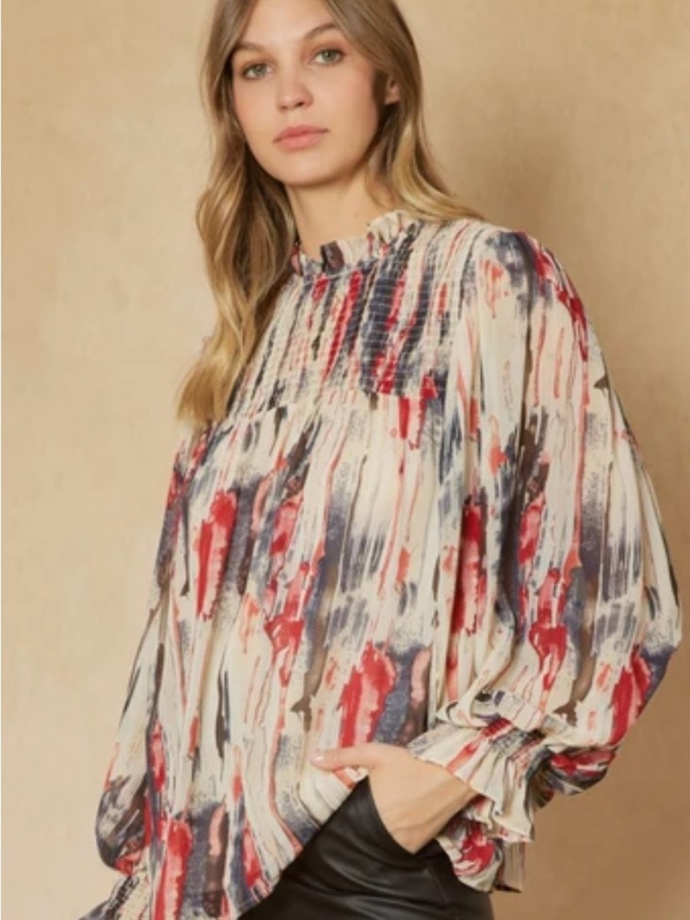 Women’s entro brand Abstract bubble sleeve blouse large